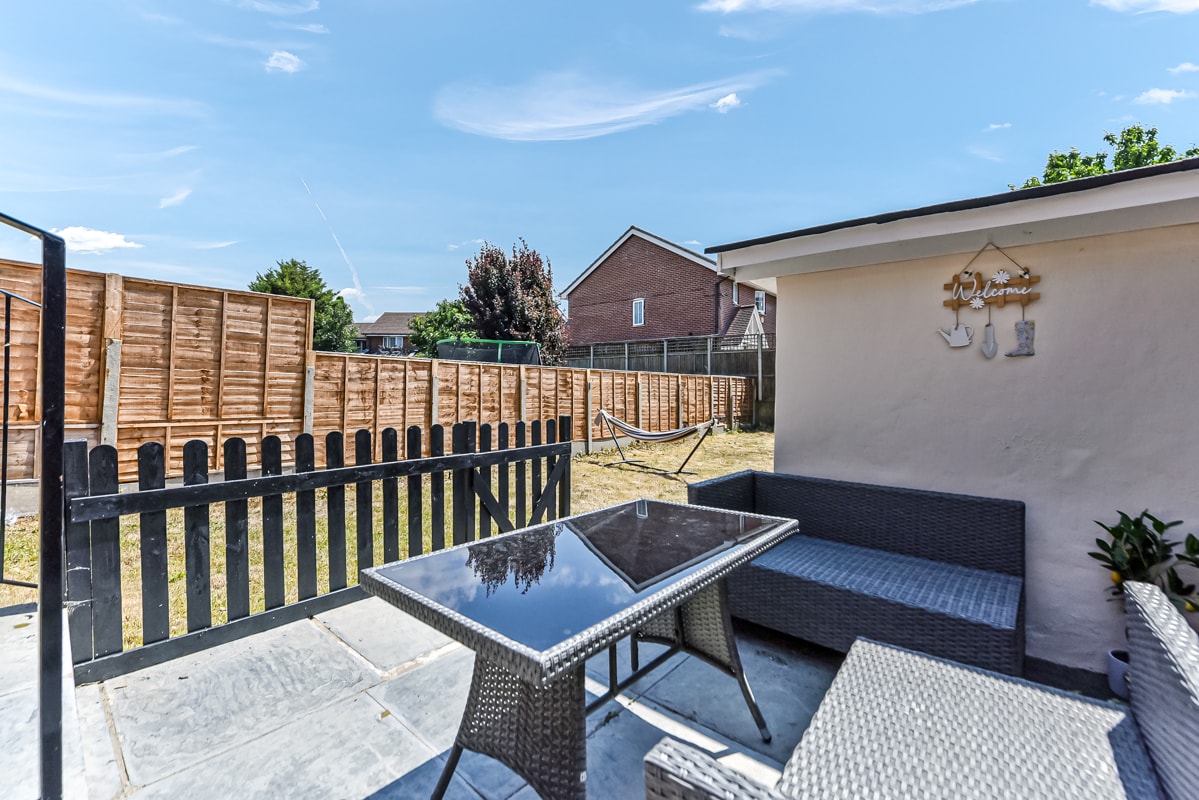 Outdoor Space for Play, Rest and Recovery